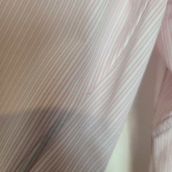 Lululemon Men's New Venture Classic Fit Striped Pink Shirt Size Medium - Picture 10 of 10